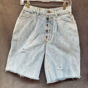 Vintage ’80s Chic jean shorts distressed button fly women’s